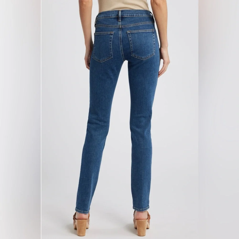 FRAME Le Garçon Low Rise Slim Leg Jeans - Medium Wash. Size 31. NWT